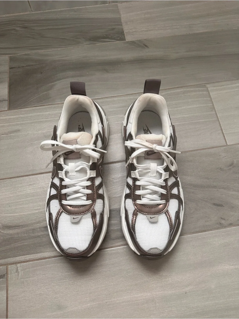 Nike V2K Sneaker